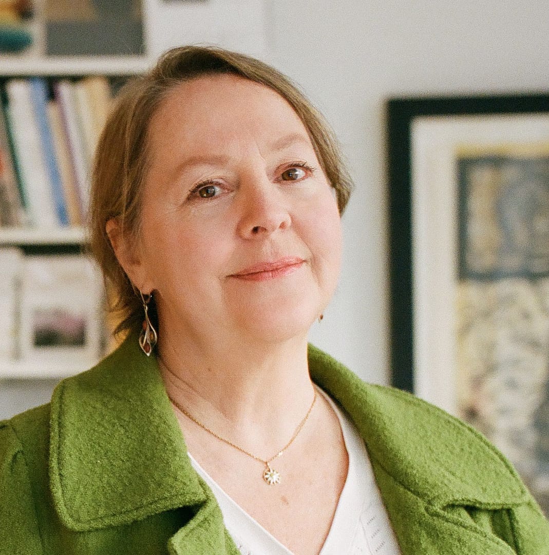 Nancy R. Lange finaliste pour le prix Artiste de l’année 2024 du Conseil des Arts et lettres du Québec-Laval pour son livre « Traduire les lieux-Trajectoires » publié aux Éditions de la Grenouillière