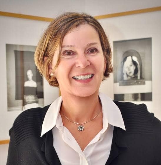 Andrea Oberhuber, Prix Victor-Barbeau de l’Académie des lettres du Québec (catégorie « essai ») pour « Faire œuvre à deux. Le Livre surréaliste au féminin », Montréal, Presses universitaires de Montréal, 2023 (coédition Presses universitaires de Rennes, 2024)